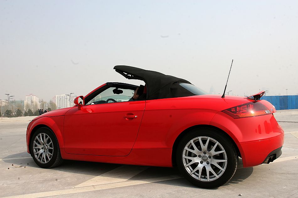 µTT RoadsterܳͼƬ