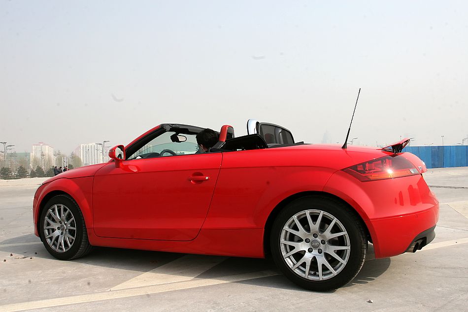 µTT RoadsterܳͼƬ