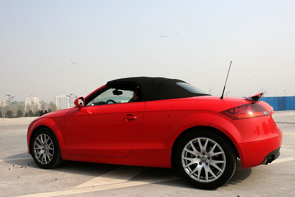 µTT RoadsterܳͼƬ