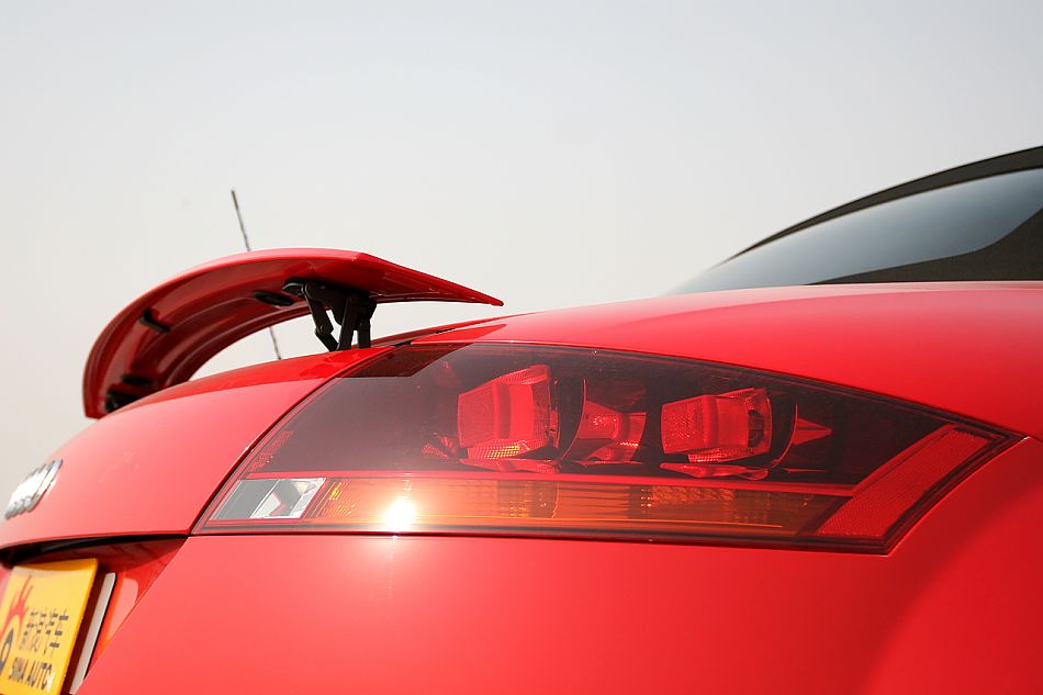 µTT RoadsterܳͼƬ