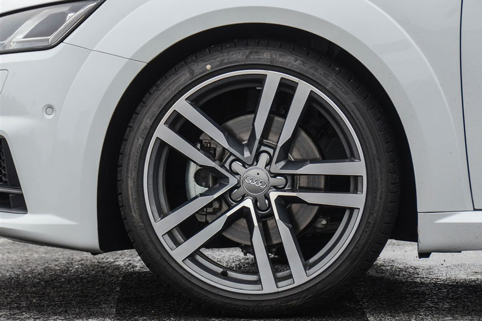 2015 TT Coupe 45 TFSI quattro ϸ