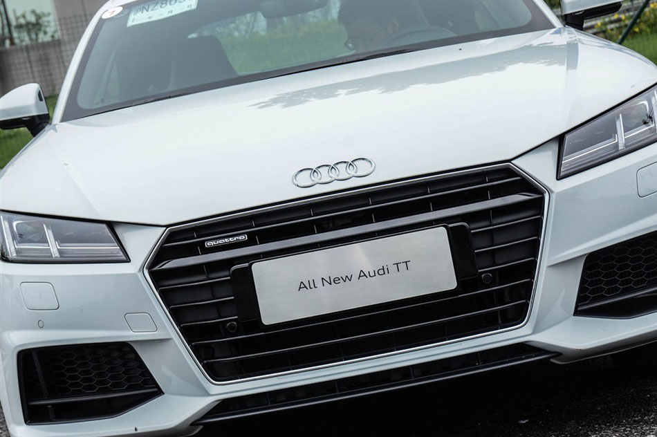 2015 TT Coupe 45 TFSI quattro ϸ