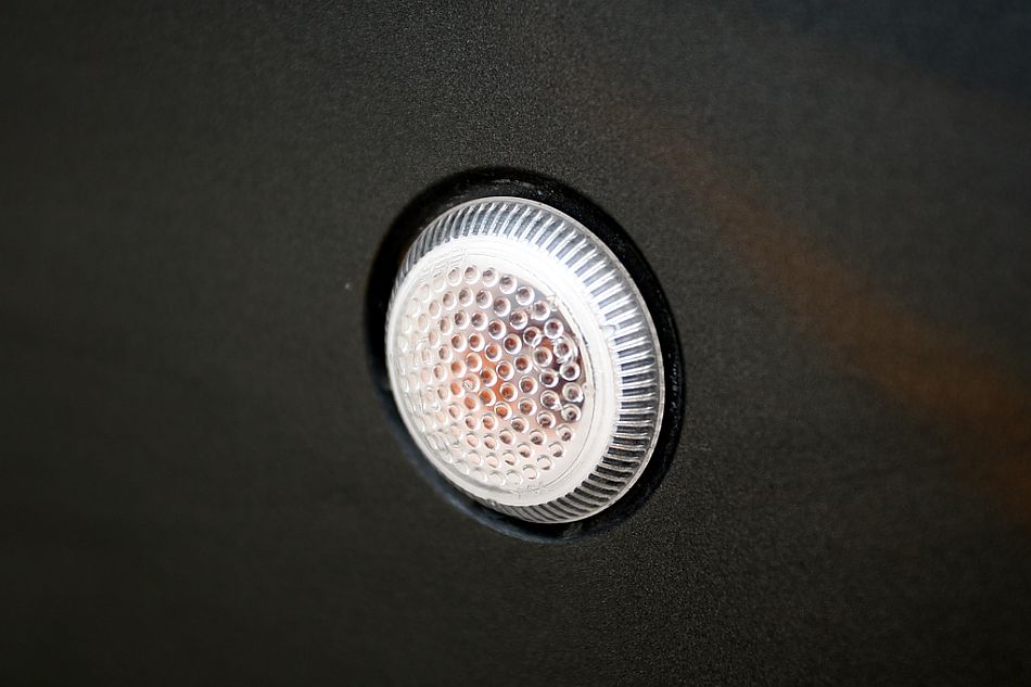 DB9ͼƬ
