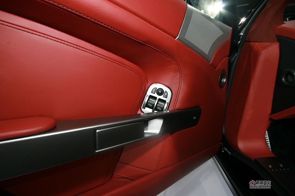 ˹-DB9