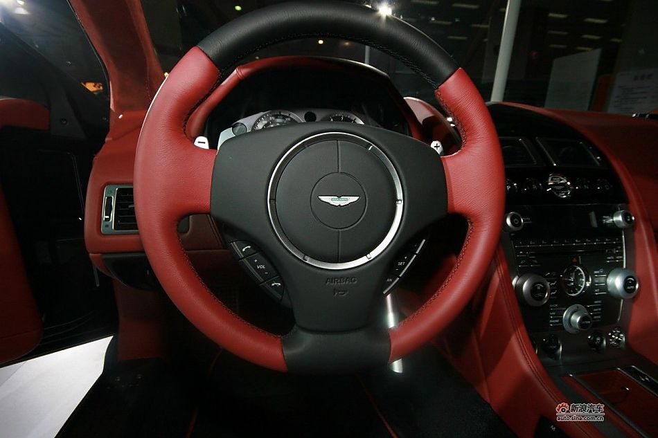 ˹-DB9