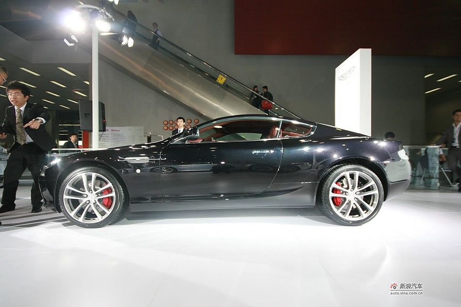 ˹-DB9