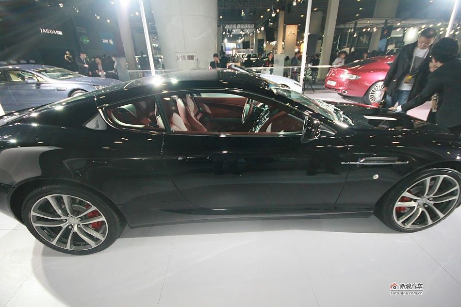 ˹-DB9