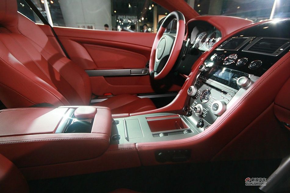 ˹-DB9