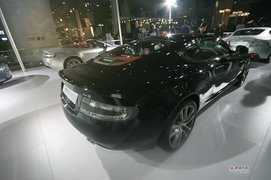 ˹-DB9
