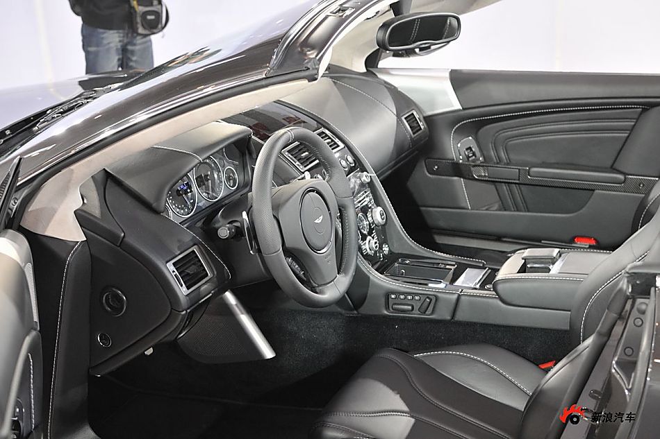 ˹DB9