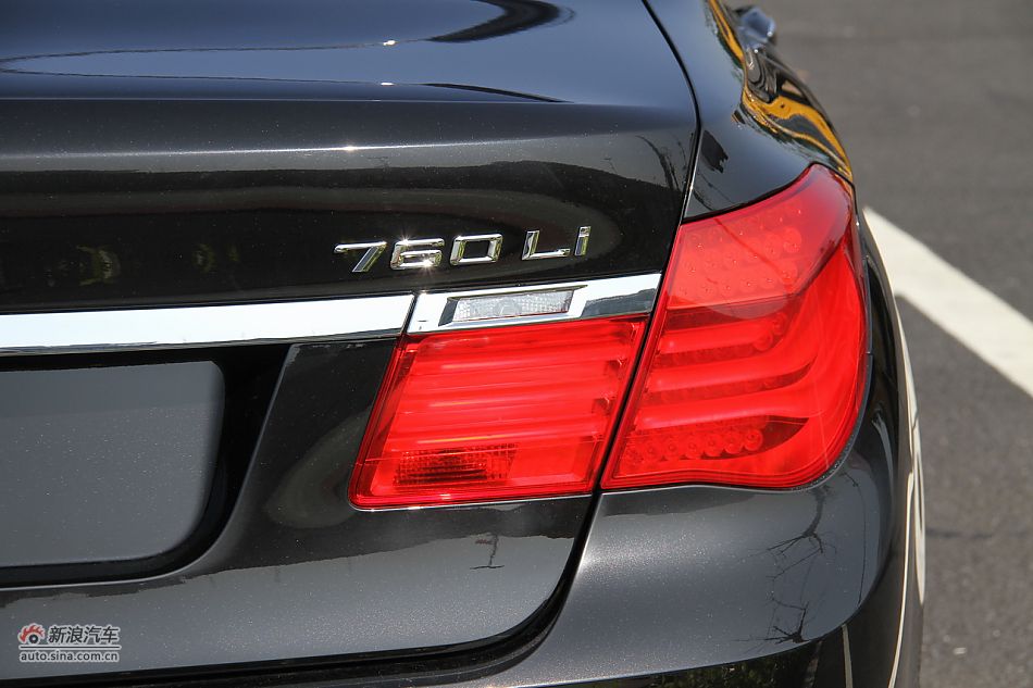 760Li V12 25