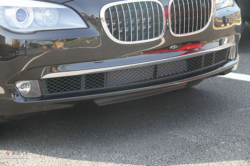 760Li V12 25
