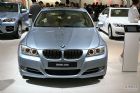 320i