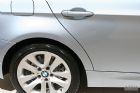 320i