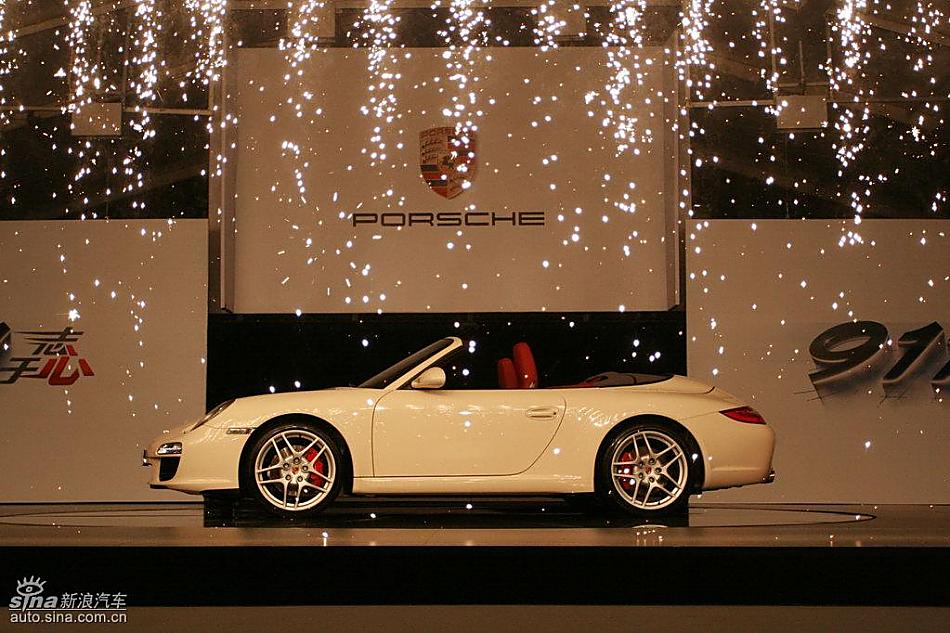 911 Carreraֳ