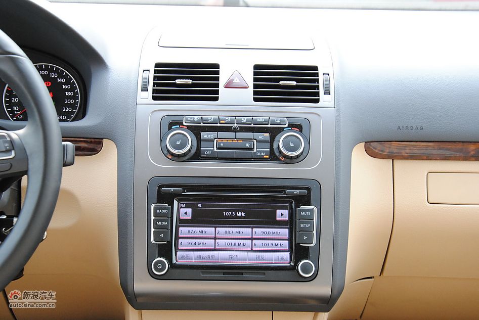 2011;1.4TSIԶ