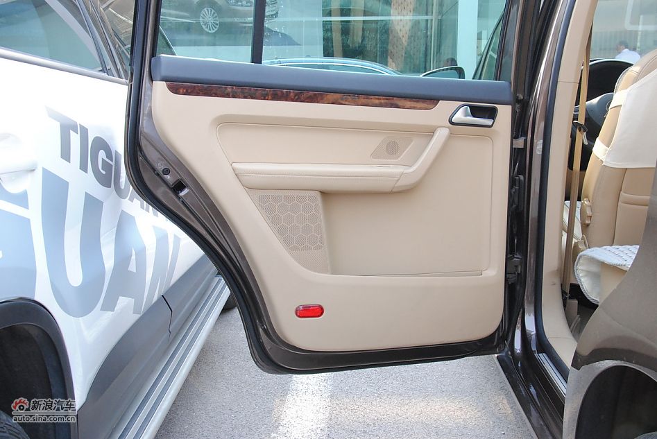 2011;1.4TSIԶ