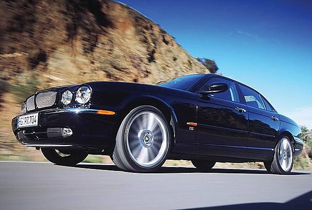 2004ݱXJR