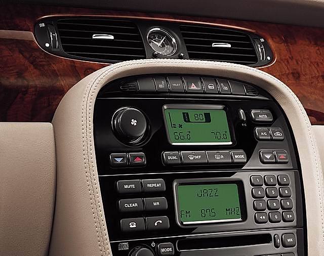 2004ݱXJ8