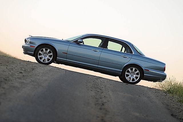 2004ݱXJ8