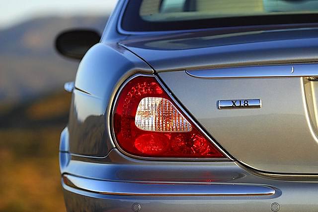 2004ݱXJ8