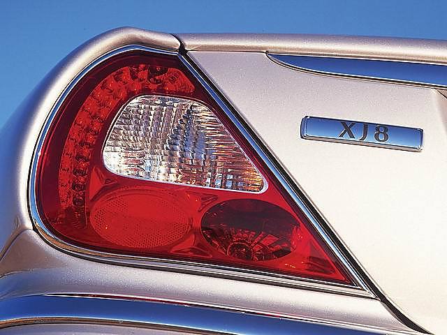 2004ݱXJ8