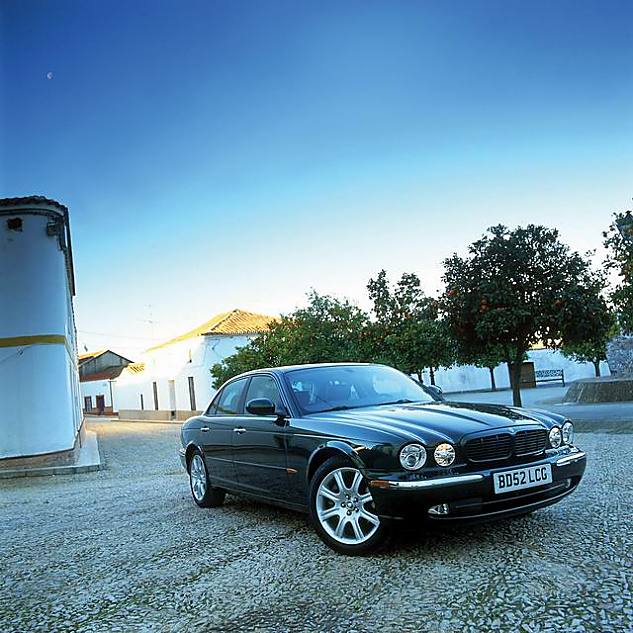 2004ݱXJ8
