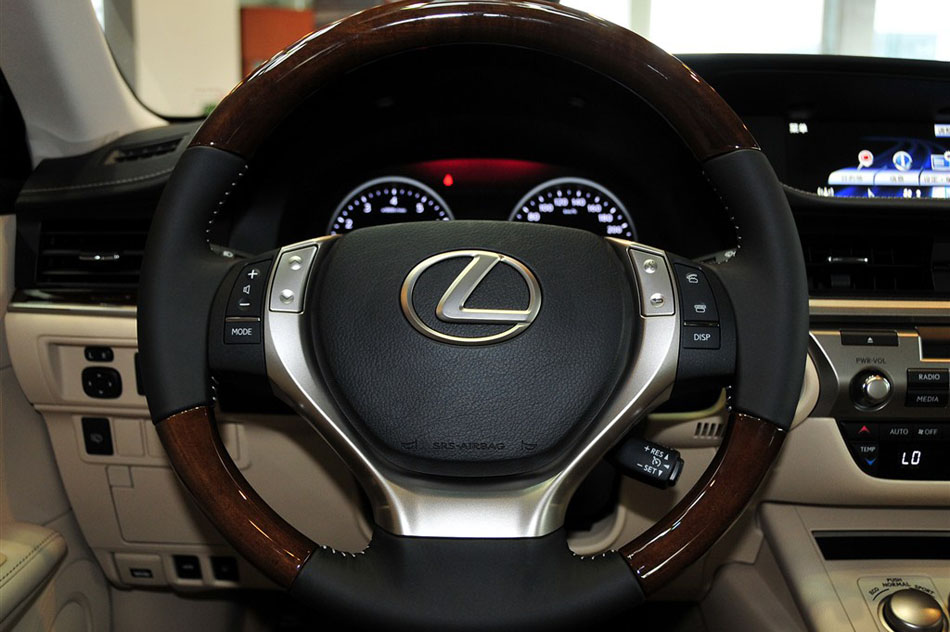 2013 250 Ű 