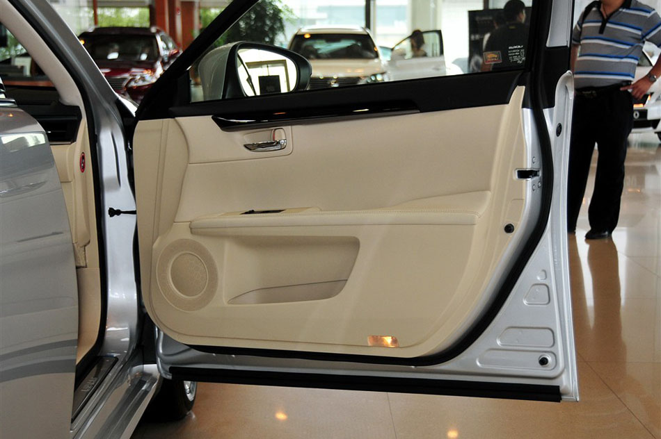 2013 250 Ű ռ