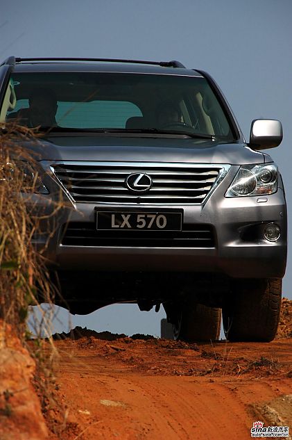 ԼLX 570