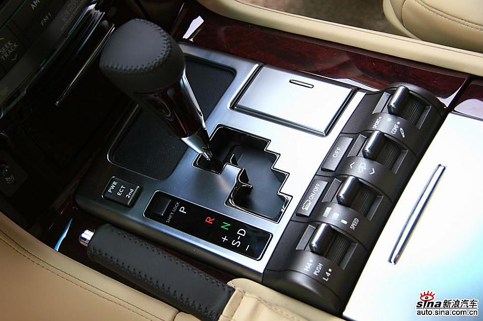 ԼLX 570