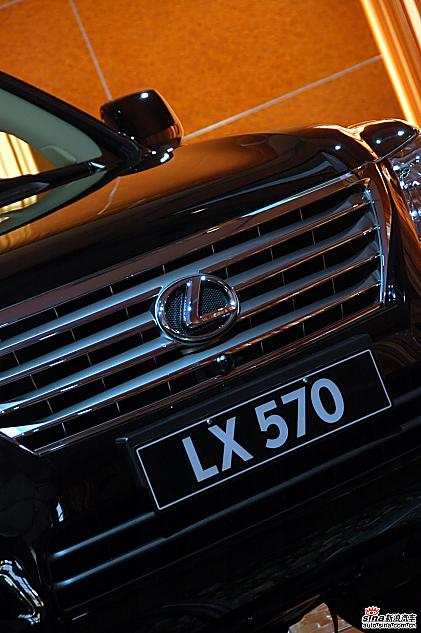 ԼLX 570
