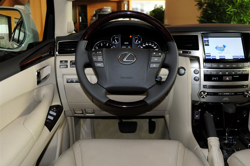 2013 LX570  