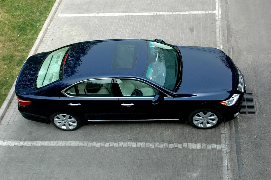 LEXUSLS600hl