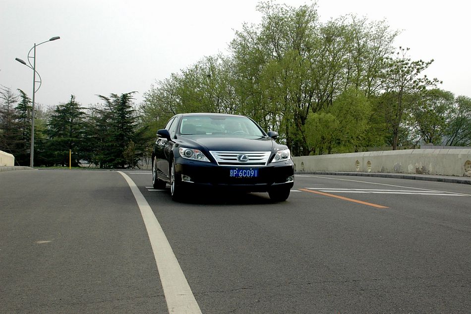 LEXUSLS600hl