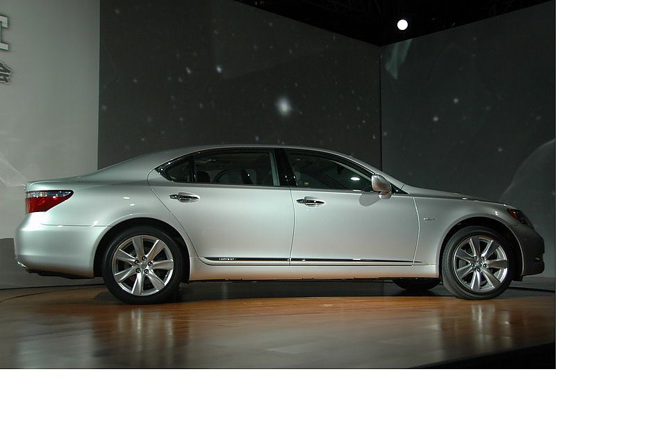 LS600hL