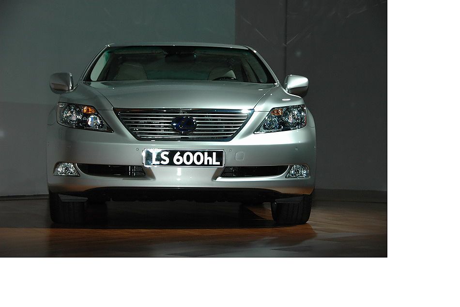 LS600hL