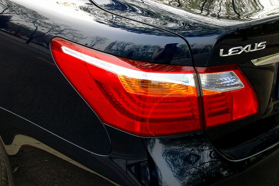 LEXUSLS600hl