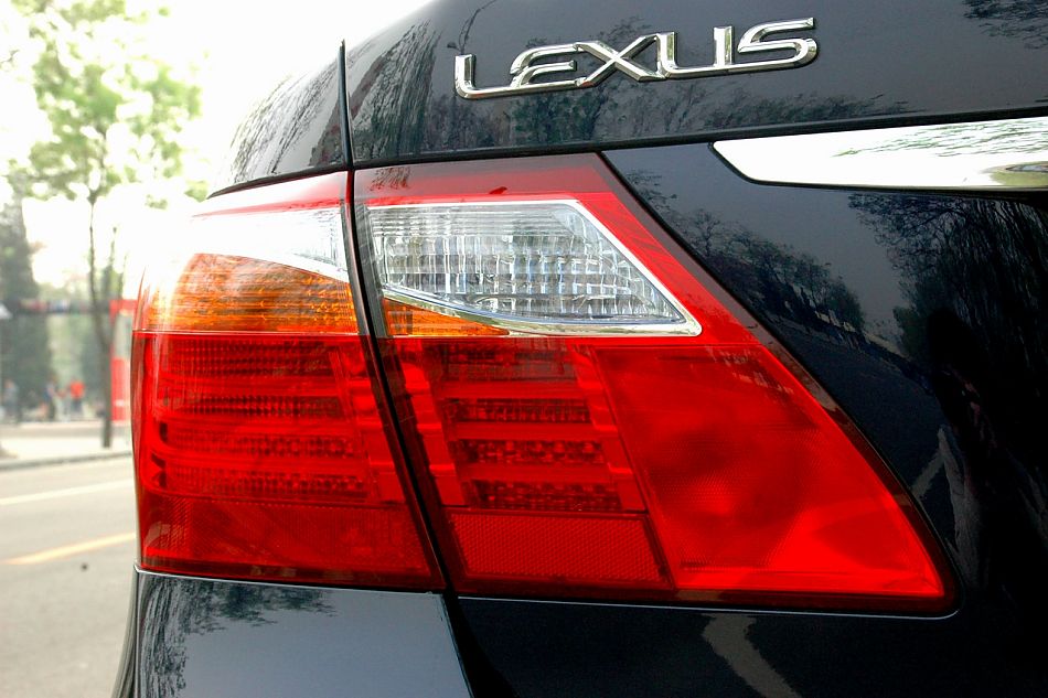 LEXUSLS600hl