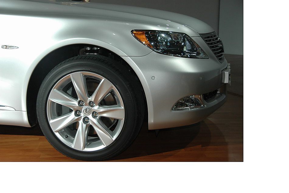 LS600hL