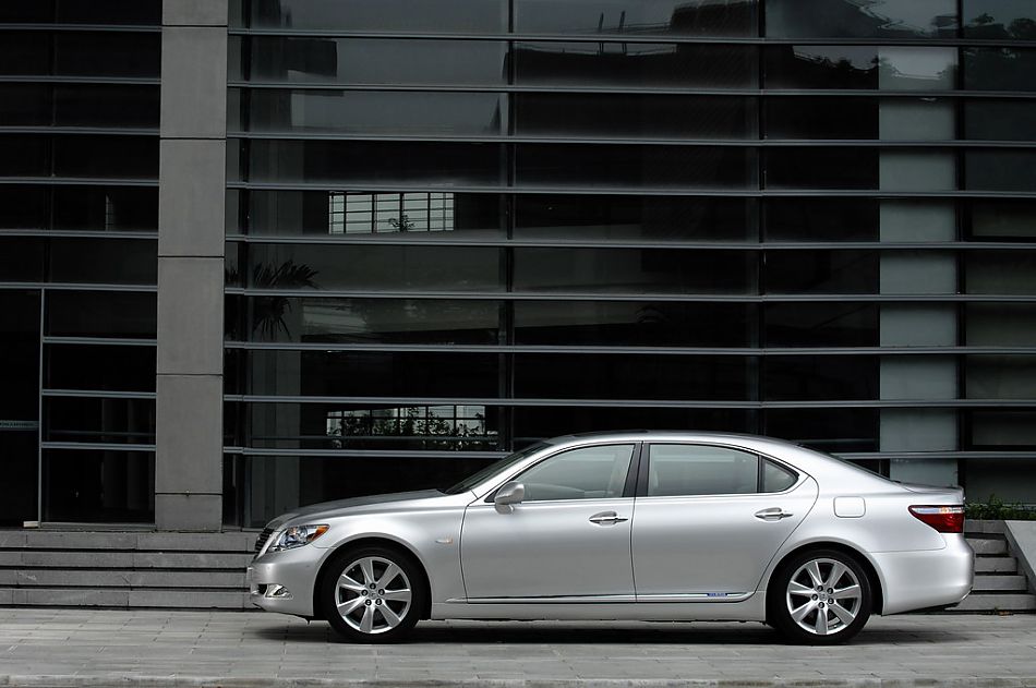 LS600hL