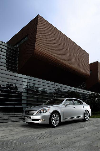 LS600hL