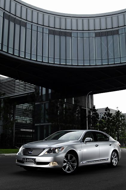 LS600hL