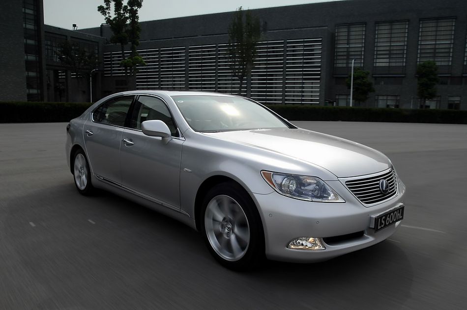 LS600hL