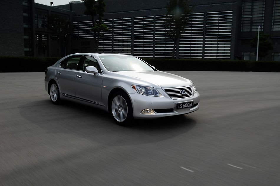 LS600hL