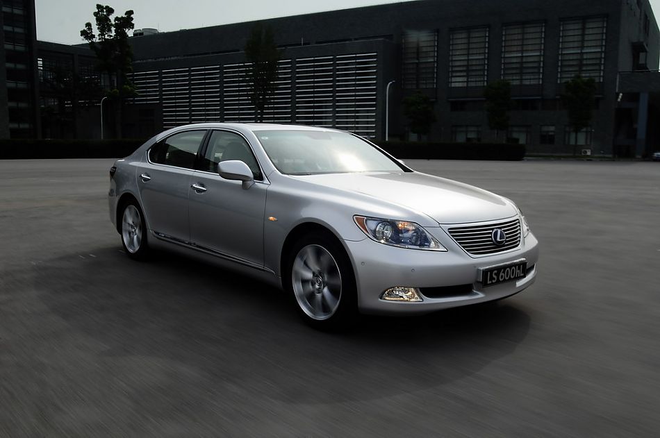 LS600hL