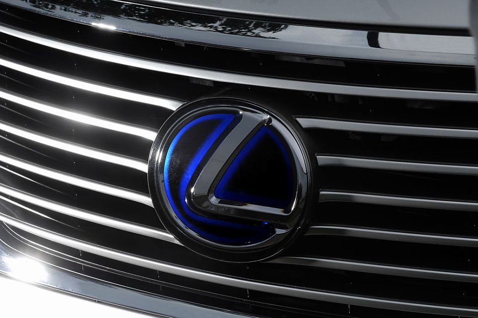 LS600hL