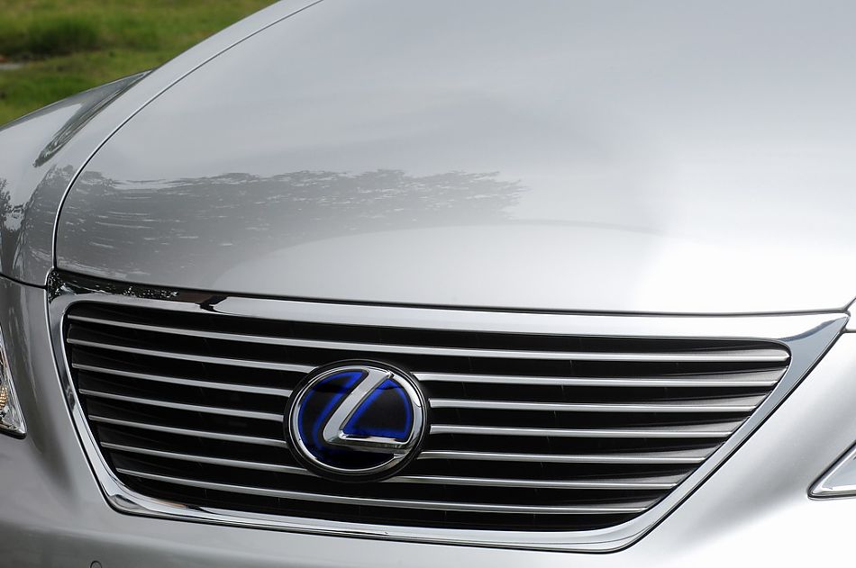 LS600hL