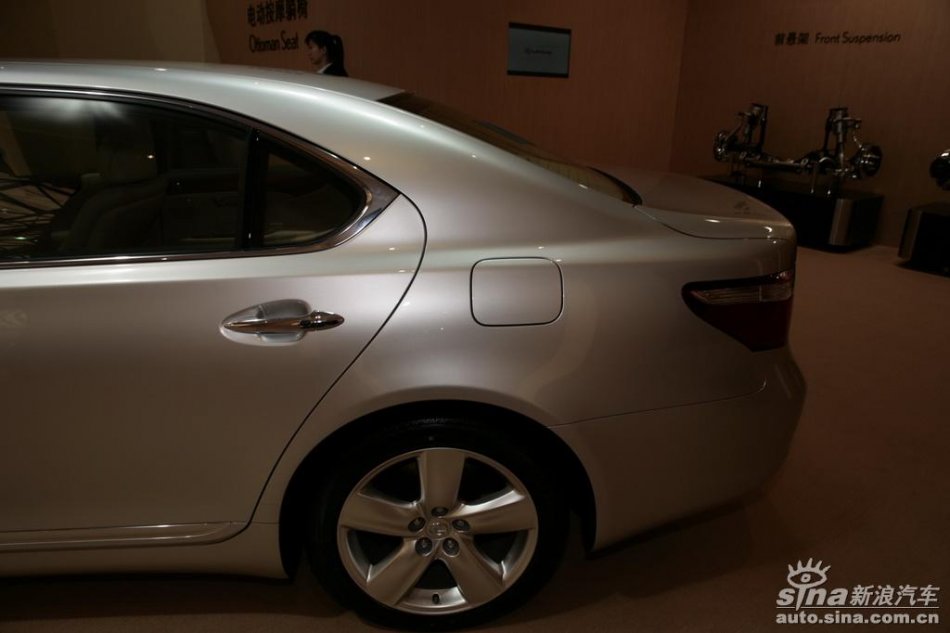LS460