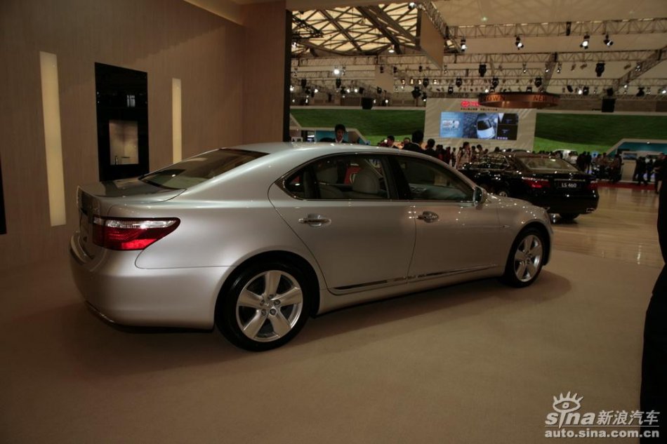 LS460
